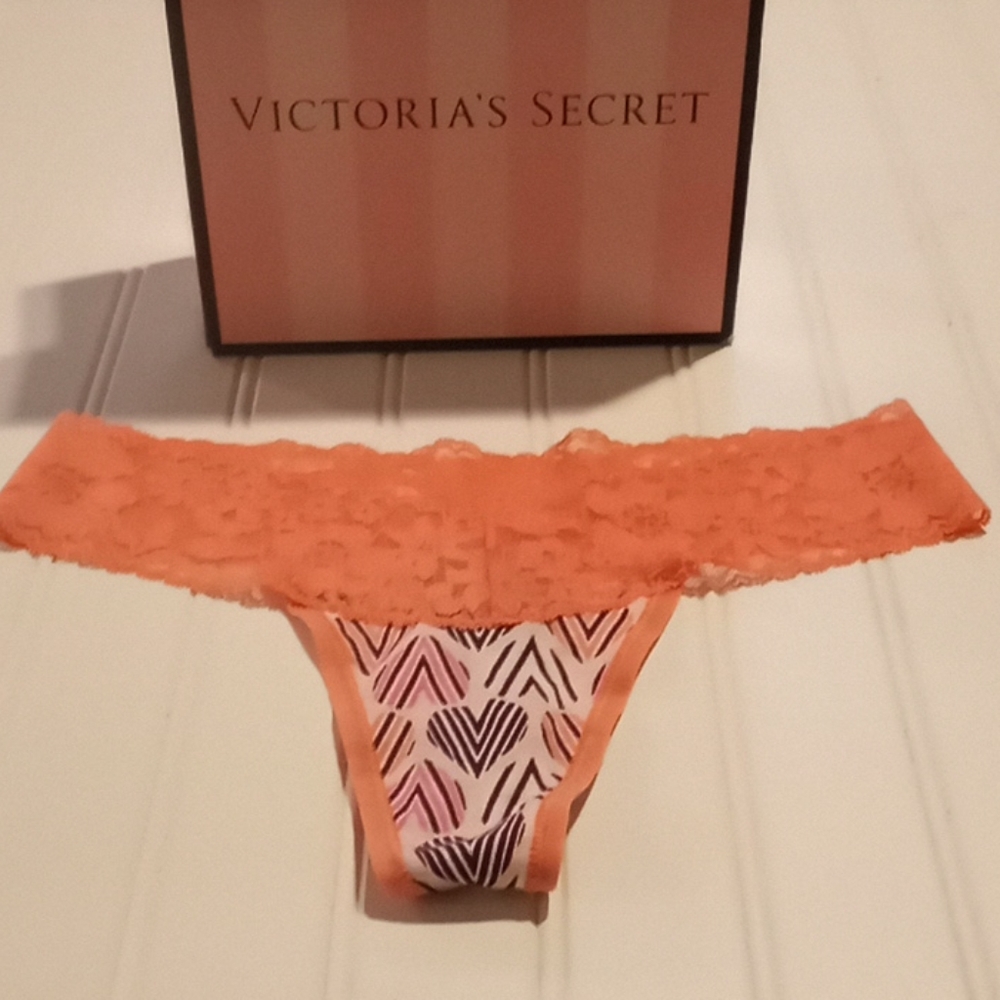 3/$25/Victoria's Secret Lace ♥ Thong Panty… - Picture 2 of 8